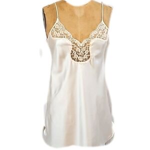 Victoria's Secret Vintage NWT chemise Union Label also